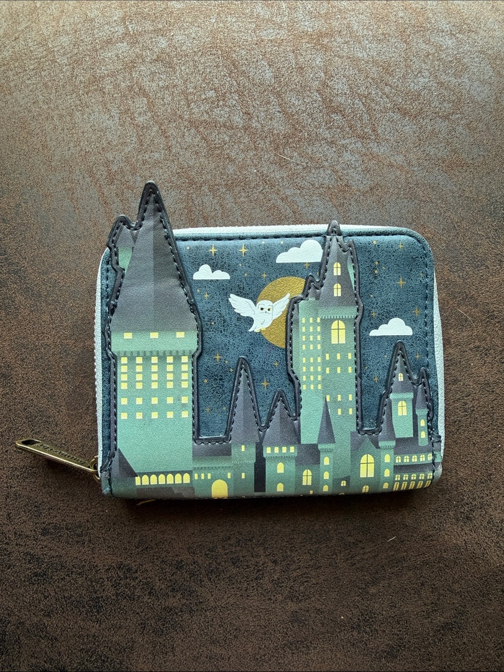 Loungefly Harry Potter Hogwarts Hedwig Wizarding Castle Zip Wallet